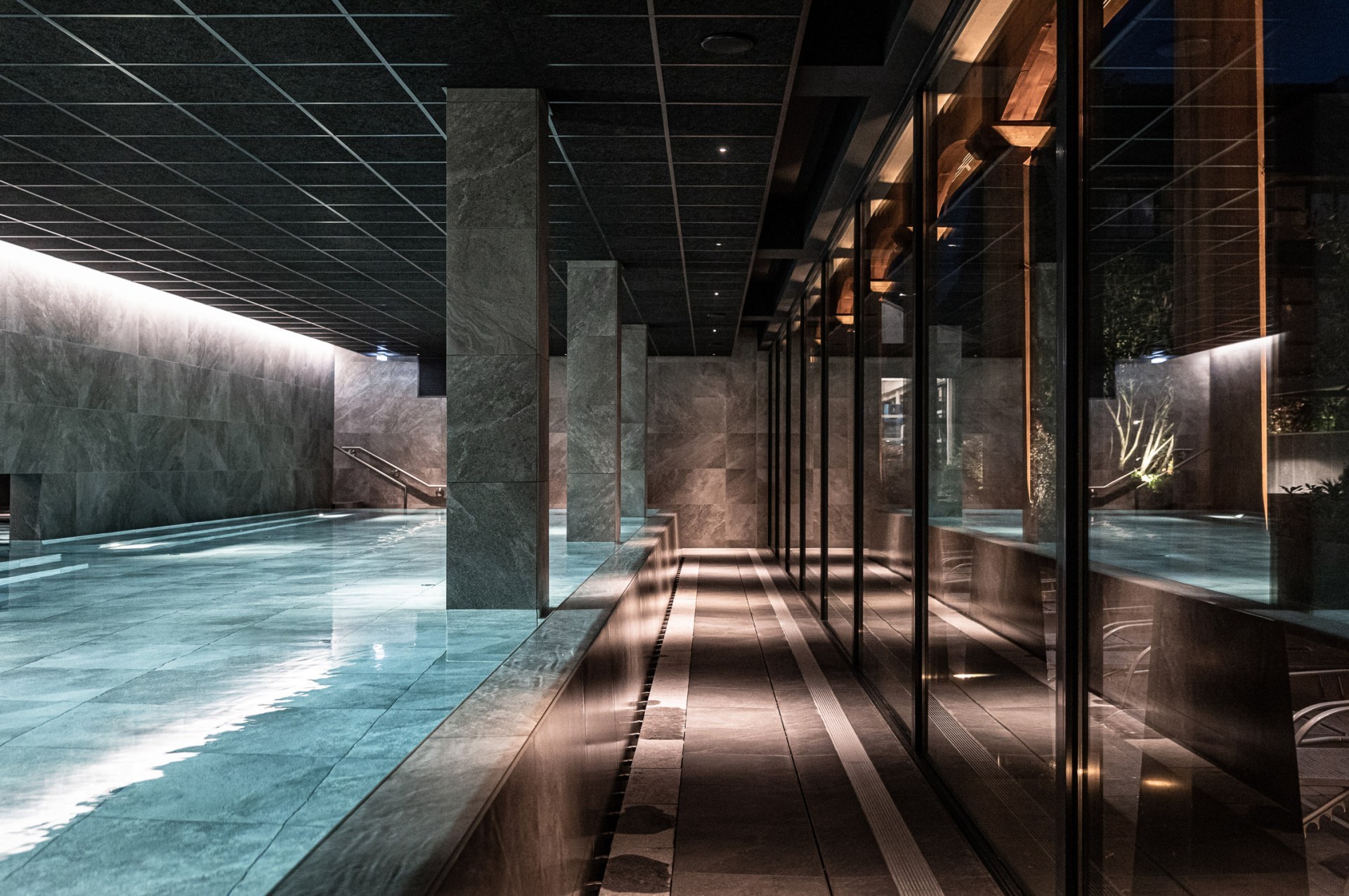 yonaguni_spa.jpg